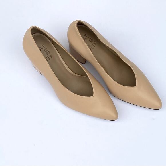 Naturalizer 7.5 Wide Pumps Leather Heels 7.5W Nude Classic RARE Office Neutral - Picture 3 of 11